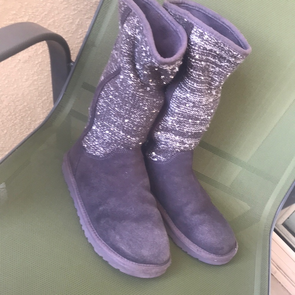 Sweater Uggs grey/lavender color. Authentic!